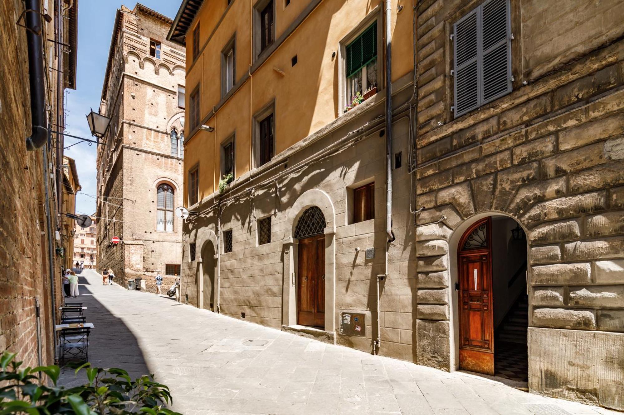 Ferienwohnung Charme Centro Storico Siena Exterior foto