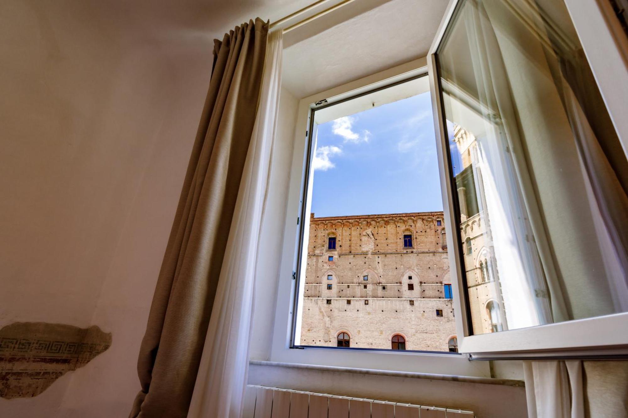 Ferienwohnung Charme Centro Storico Siena Exterior foto